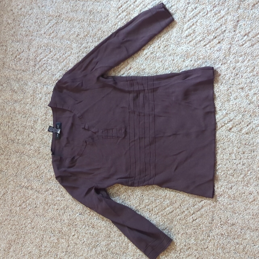 Gable and Gauge small top